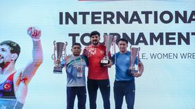 Kocaeli'deki Güreş Turnuvasında İkinci Günde Madalyalar Dağıtıldı