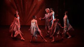 SAMSUN'DA 'SINGIN' IN THE RAIN' MÜZİKALİ PRÖMİER YAPTI