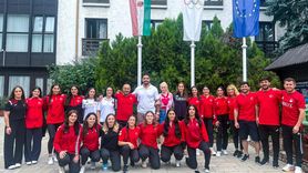 Taha Akgül'den Macaristan'daki Milli Güreşçilere Destek Ziyareti