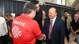 Taha Akgül, Dünya Güreş Şampiyonası İçin Sporcuları Ziyaret Etti