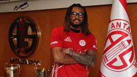 Antalyaspor, Samuel Ballet'i Kadrosuna Kattı