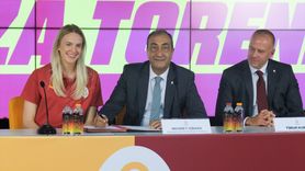 Galatasaray Daikin Kadın Voleybol Takımı'nın Yeni Transferleri İçin İmza Töreni Düzenlendi