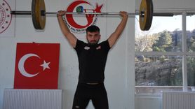 Halterde Şampiyona: Afyonkarahisarlı Hasan Sait Emrem'in Başarısı
