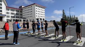 Milli Sporcular Kışa Tekerlekli Kayak Antrenmanlarıyla Hazırlanıyor