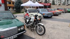 Sivas'ta Klasik Otomobil Fuarı Açıldı