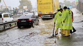 Trabzon'da Sağanak Yağış Hayatı Zorlaştırdı