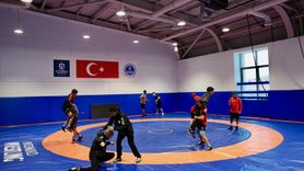 Genç Güreşçiler Balkan Şampiyonası'na Kocaeli'de Hazırlanıyor