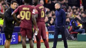 Ajax'ta Teknik Direktör Değişikliği: John Heitinga Görevden Alındı