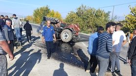 Denizli'de Otomobil ve Traktör Çarpıştı: İki Yaralı