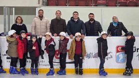 Erzurum'da Geleceğin Buz Hokeycileri Yetişiyor