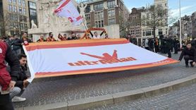 Galatasaray'a Amsterdam'da Coşkulu Destek