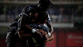 Trendyol Süper Lig: Antalyaspor 0 - Beşiktaş 2 (İlk Yarı Sonucu)