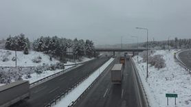 Adana'nın Pozantı İlçesinde Kar Yağışı Etkili Oldu