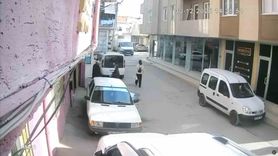 Bursa'da Ekmek Kamyoneti Genç Kızı Yere Serdi