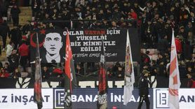 Eskişehirspor Taraftarı Hava Şehidi Emre Mercan'ı Andı