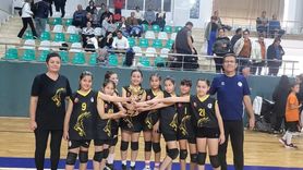 Köyceğiz'in Minik Voleybol Takımı Şampiyonluk Sevinci Yaşadı