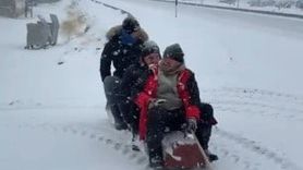 Malatya'da Traktör Arkasında Karda Eğlenceli Sörf Anları