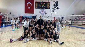 Melahat Ünügür Ortaokulu Voleybol Yıldız Kızlar Finalde