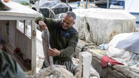 Mersin'de Balıkçılara Ekipman Desteği Devam Ediyor