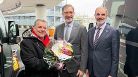 Samsunspor Almanya'da Çiçeklerle Karşılandı