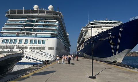 Bodrum'a İki Kruvaziyerle 3 Bin Üstü Yolcu Geldi