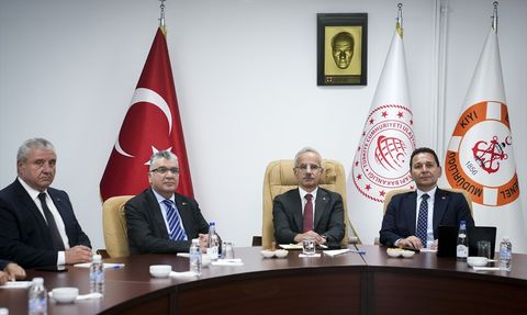 Ulaştırma Bakanı Uraloğlu'ndan İstanbul Gemi Trafik Hizmetleri Açıklamaları