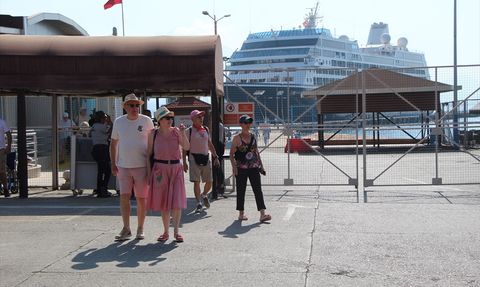 Alanya Limanı'na Gelen Azamara Journey Kruvaziyeri