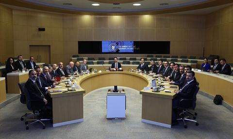 Bakan Bayraktar, Elektrik Üreticileri Derneği ile Güç Arttırma Çalışmalarını Görüştü