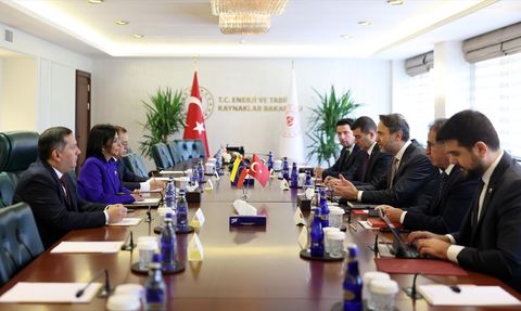 Bakan Alparslan Bayraktar'dan Venezuela ile Enerji İşbirliği