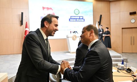 Bakan Bayraktar, Arap Ülkeleri ile Enerji İşbirliğini Güçlendirmeyi Amaçlıyor