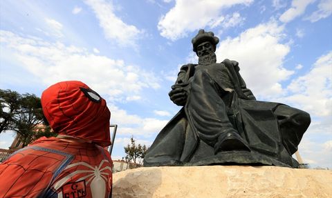 Örümcek Adam Kostümüyle Türkiye'yi Gezen Salih Ayaz Koç, Edirne'yi Ziyaret Etti