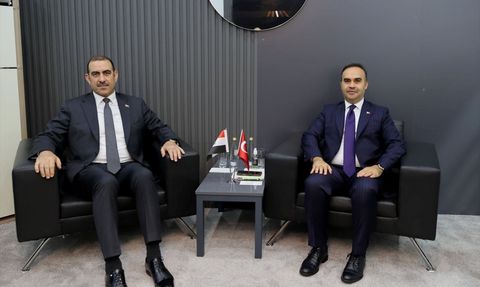 Bakan Kacır SAHA EXPO'da Uluslararası İşbirliklerini Görüşüyor
