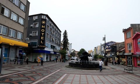 Edirne'de Saraçlar Caddesi'nin Yenilenme Projesi Devam Ediyor