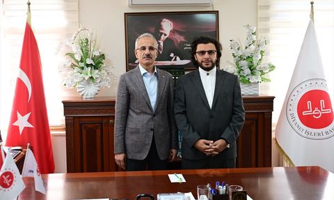 Ulaştırma ve Altyapı Bakanı Uraloğlu İstanbul Çekmeköy'de Esnafla Buluştu