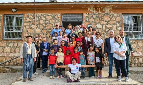 Ultra Maratoncu Bakiye Duran ve Reyhan Kalyoncu Depremzede Çocukları Ziyaret Etti