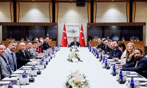 Cumhurbaşkanı Yardımcısı Yılmaz, ATBR Üyeleri ile Bir Araya Geldi