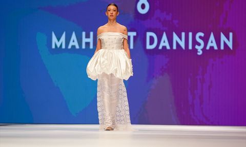 İzmir'de IF Wedding Fashion Gelinlik Fuarı Açıldı