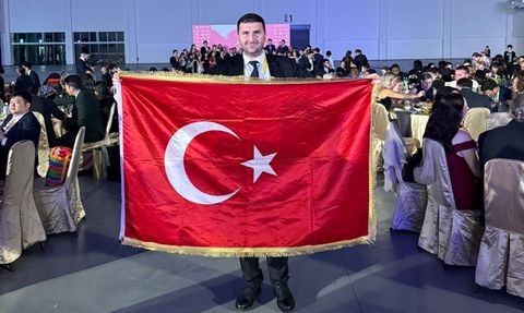 Türk Akademisyen Aydın Sinan Apaydın, Dünya Birinciliğini TUSAŞ Şehitlerine Adadı