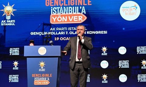 Bakan Kacır, Türk Gençliğine Güvendiğini Vurguladı