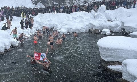 Rize'de 9. Kış Yüzme Şenliği Hoş Bir Buzlu Macera
