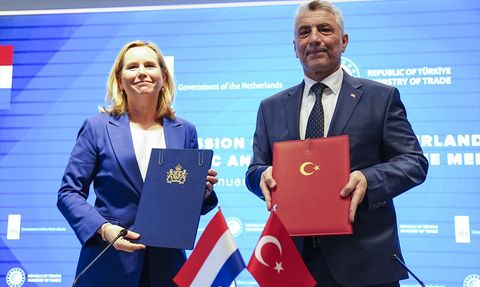 Türkiye ve Hollanda Arasında Ekonomik İşbirliği Protokolü İmzalandı