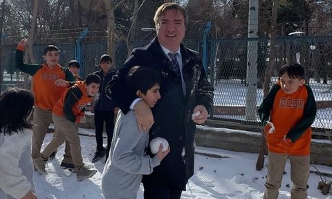 Erzincan Valisi Hamza Aydoğdu'dan Öğrencilere Kar Eğlencesi