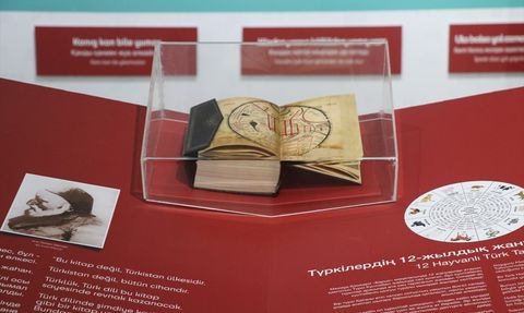 Kazakistan'da Divanu Lugati't-Türk Sergisi Açıldı