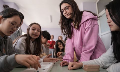 Türk ve Güney Koreli Öğrencilerin Geleneksel Oyunlarla Dostluğu