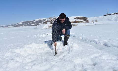 Buz Tutan Göl Balıkçıları Buluşturdu