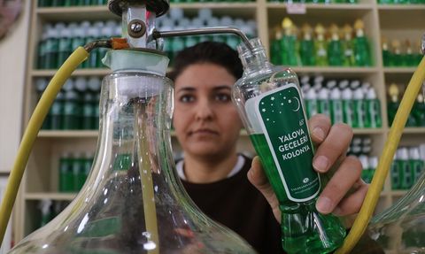 Dede Mirası Kolonyalar ile Geleceğe Taşıyan Kadınlar