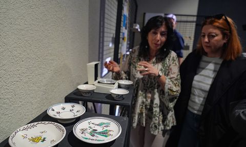 İzmir'deki Antik Smyrna Agorası'ndan İlhamla 'Zamansız Fincanlar' Sergisi