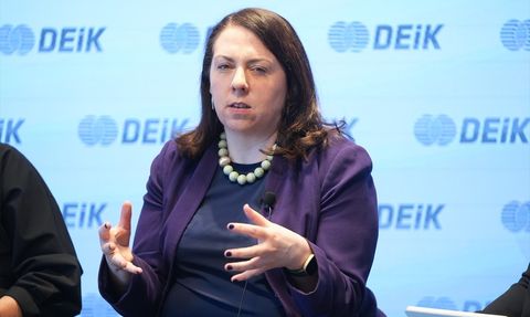 Kadınların Diplomasi ve İş Dünyasında Liderlik Deneyimleri Paneledildi