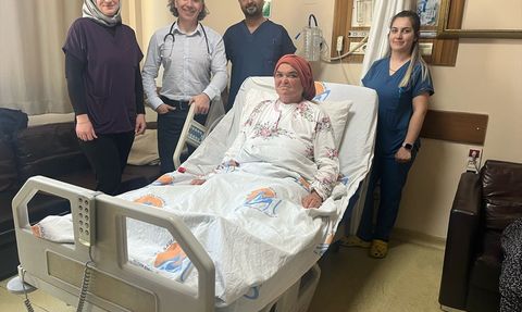 Mersin'de Guatr Ameliyatı: 1 Kilo 120 Gram Kitle Başarıyla Alındı