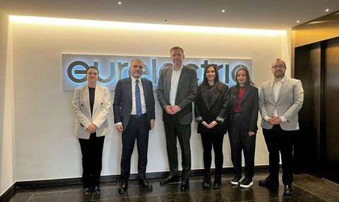 Türkiye'den Avrupa'ya Elektrik Dağıtımında Yeni İş Birlikleri